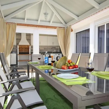 Beautiful Villa In Tenerife 别墅 *